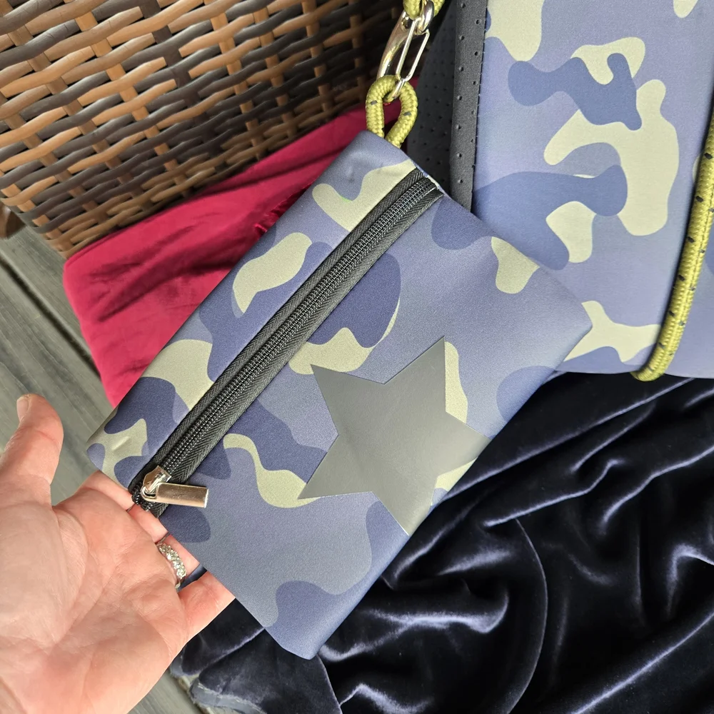 Camo Neoprene Tote Bag Rope Handles Star Accent w/ Zip Pouch - Picture 2 of 9